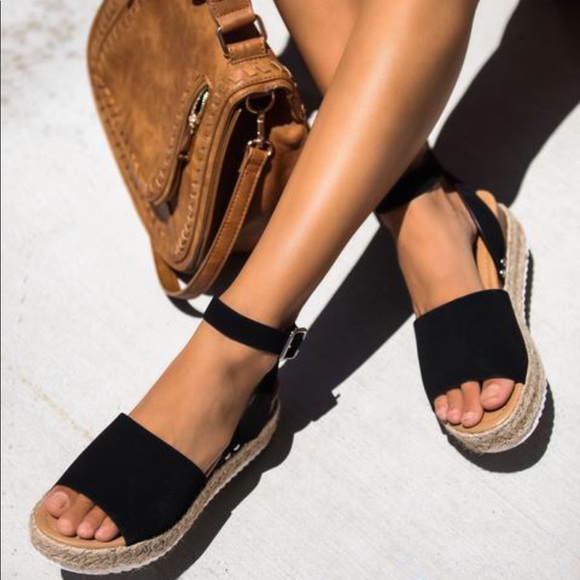 “Emilia”Black Faux Leather Espadrille Platforms! - Picture 2 of 8